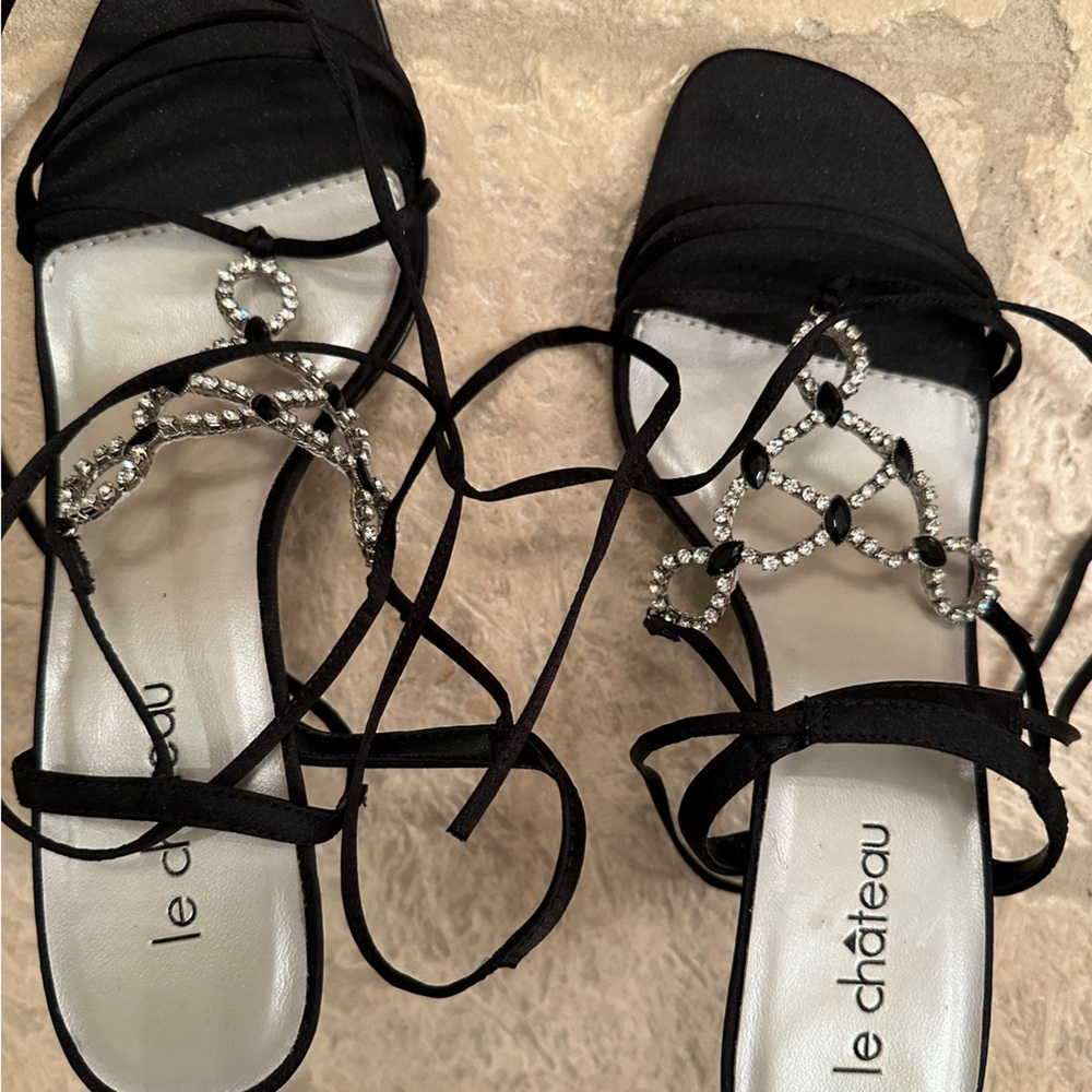 NWOT LE CHATEAU Sexy/Strappy Heels